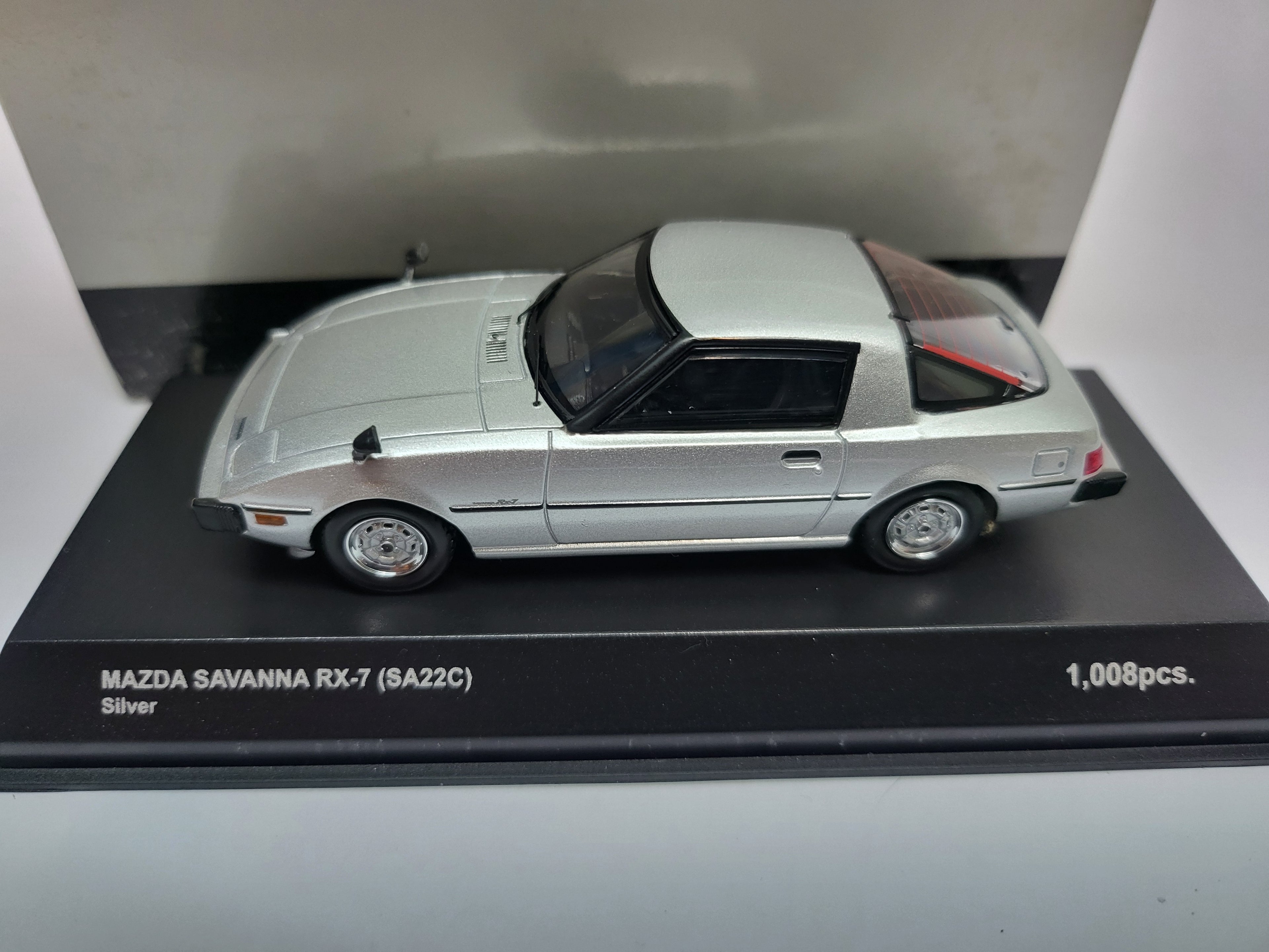 Kyosho Mazda RX-7 Savanna Zilver 1978 - Schaal 1:43 - Limited Edition