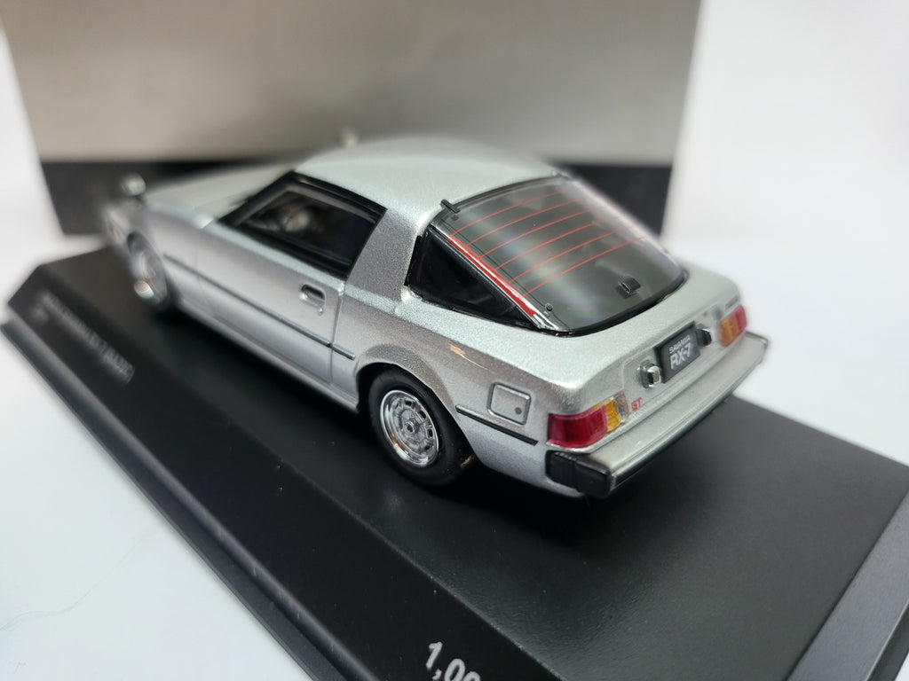 Kyosho Mazda RX-7 Savanna Zilver 1978 - Schaal 1:43 - Limited Edition
