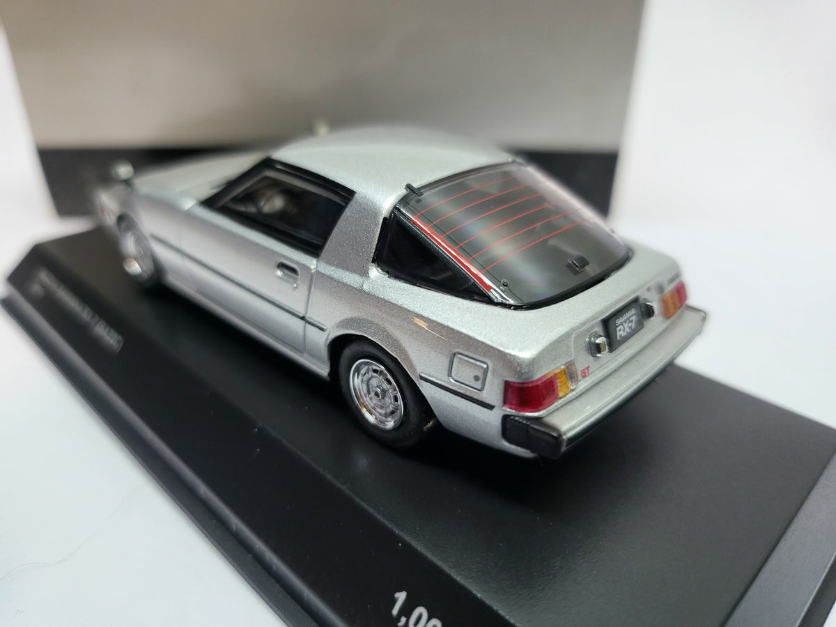 Kyosho Mazda RX-7 Savanna Zilver 1978 - Schaal 1:43 - Limited Edition