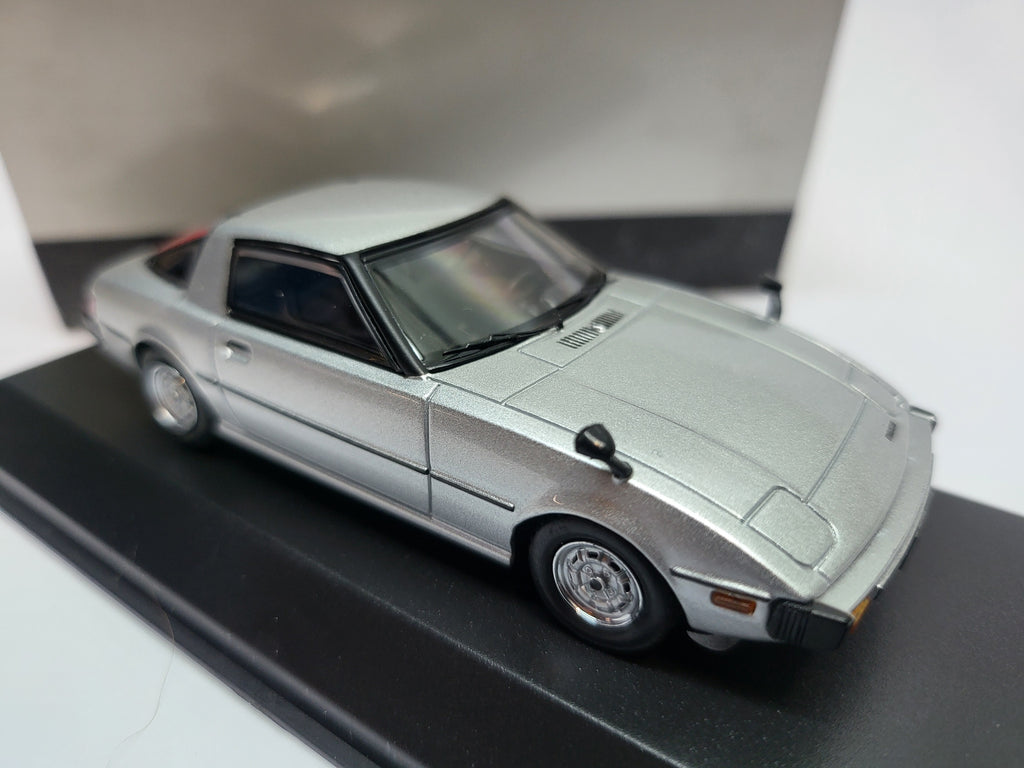 Kyosho Mazda RX-7 Savanna Zilver 1978 - Schaal 1:43 - Limited Edition