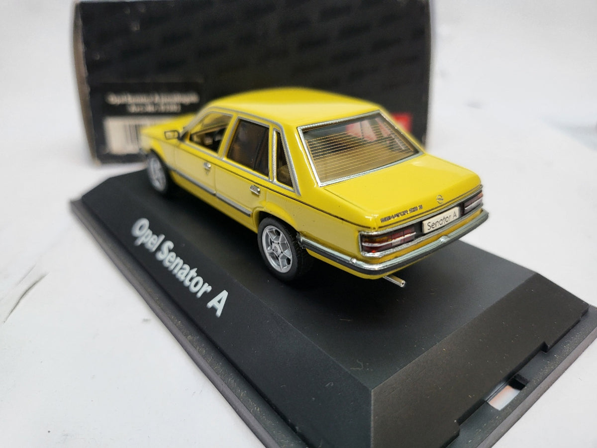 Schuco Opel Senator A 2.8 S Jamaika Geel - Schaal 1:43