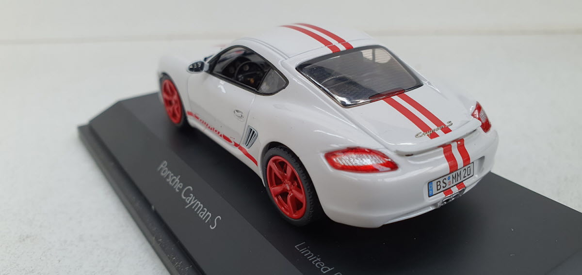 Schuco Porsche Cayman S Wit/Rood - Schaal 1:43