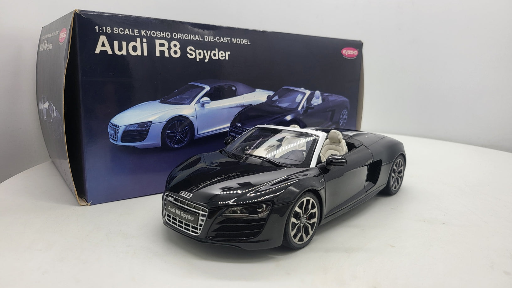 Audi R8 Spyder Phantom Black Kyosho 1:18