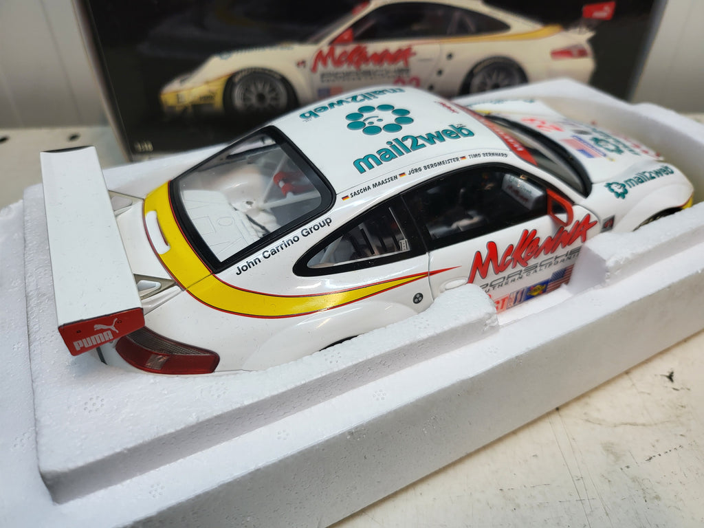 Minichamps - Porsche 911 GT3 RSR - 24H Sebring 2004 - Class Winner - 1:18