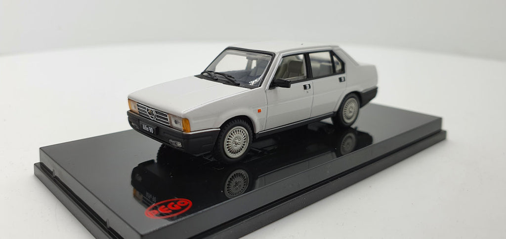 Pego Alfa Romeo 90 Wit (145514) - 1:43