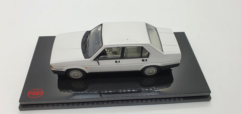 Pego Alfa Romeo 90 Wit (145514) - 1:43