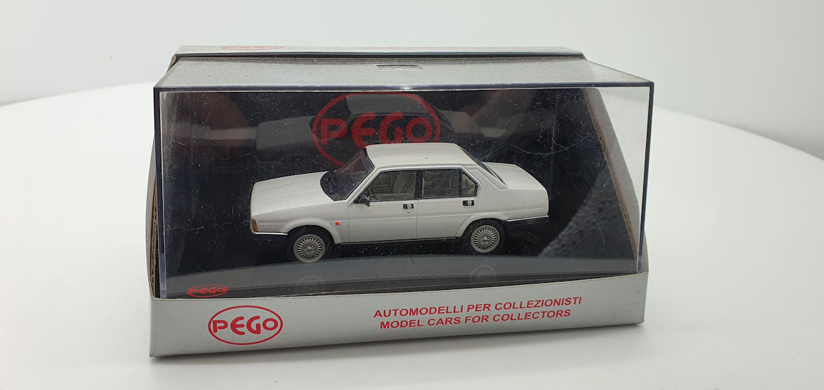 Pego Alfa Romeo 90 Wit (145514) - 1:43