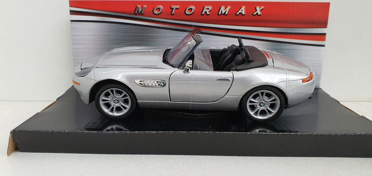 BMW Z8 Zilver - Welly 1:24
