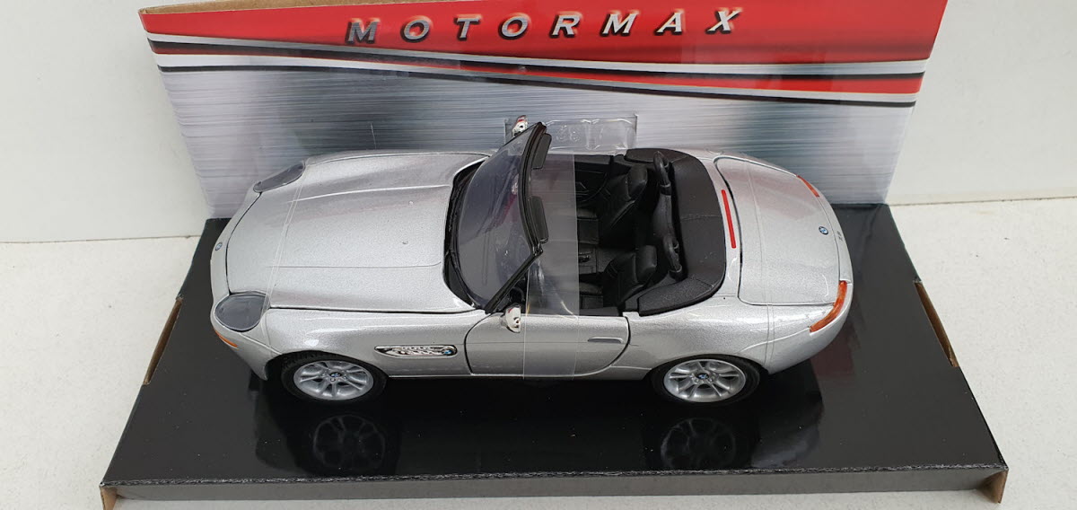 BMW Z8 Zilver - Welly 1:24
