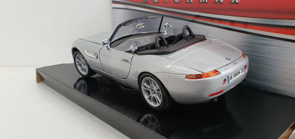 BMW Z8 Zilver - Welly 1:24