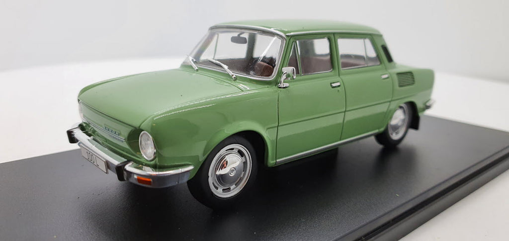 Whitebox Skoda 100L Groen 1969 - Schaal 1:24