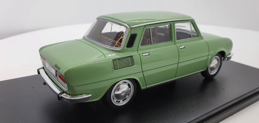 Whitebox Skoda 100L Groen 1969 - Schaal 1:24