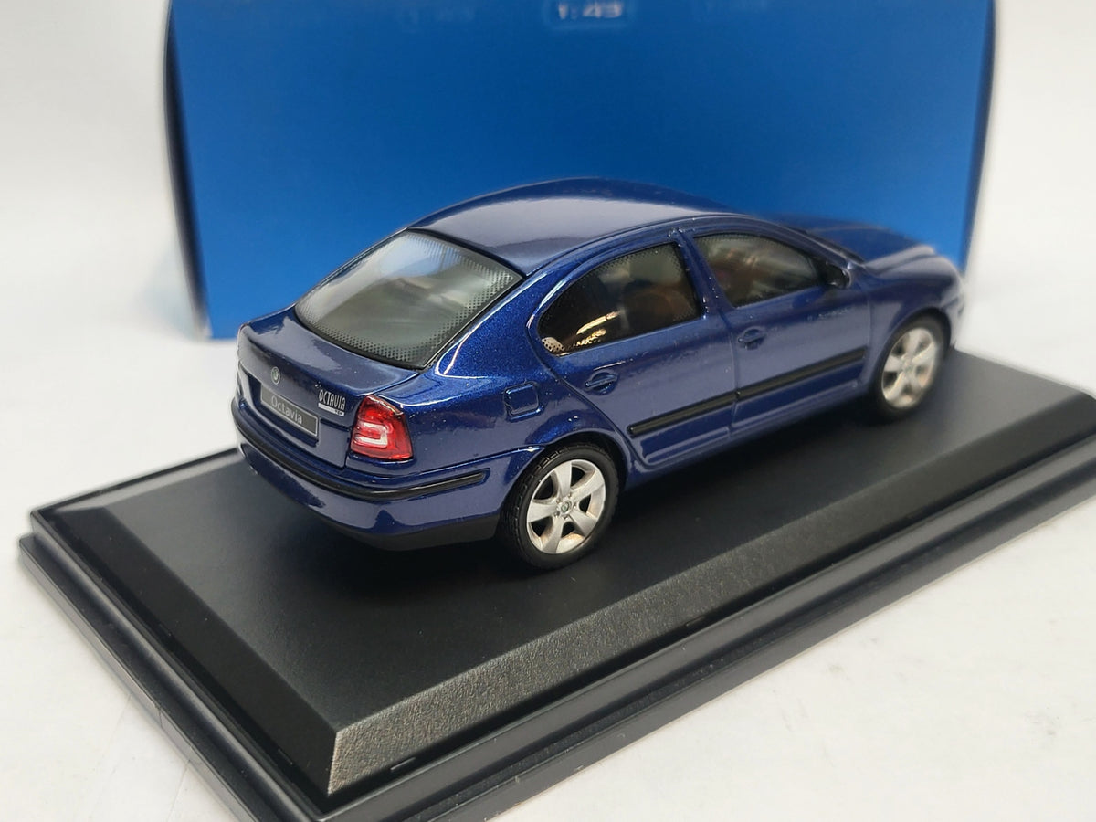 Abrex Skoda Octavia Sedan Deep Blue Sea Metallic 2004 - Schaal 1:43