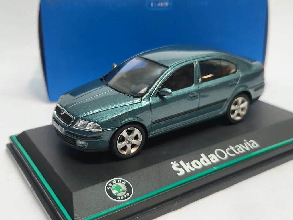 Abrex Skoda Octavia Sedan Green Island Metallic 2004 - Schaal 1:43