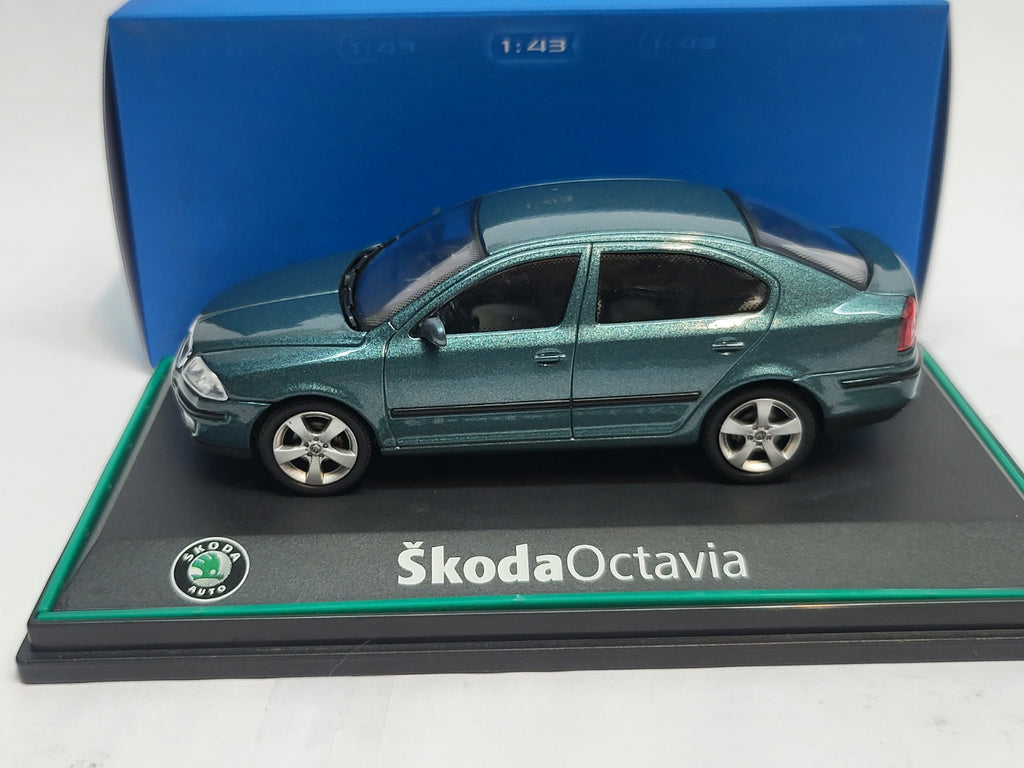 Abrex Skoda Octavia Sedan Green Island Metallic 2004 - Schaal 1:43