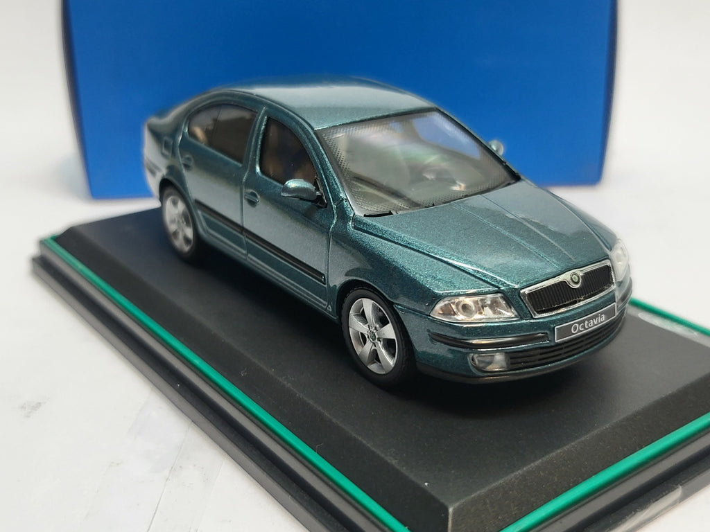 Abrex Skoda Octavia Sedan Green Island Metallic 2004 - Schaal 1:43