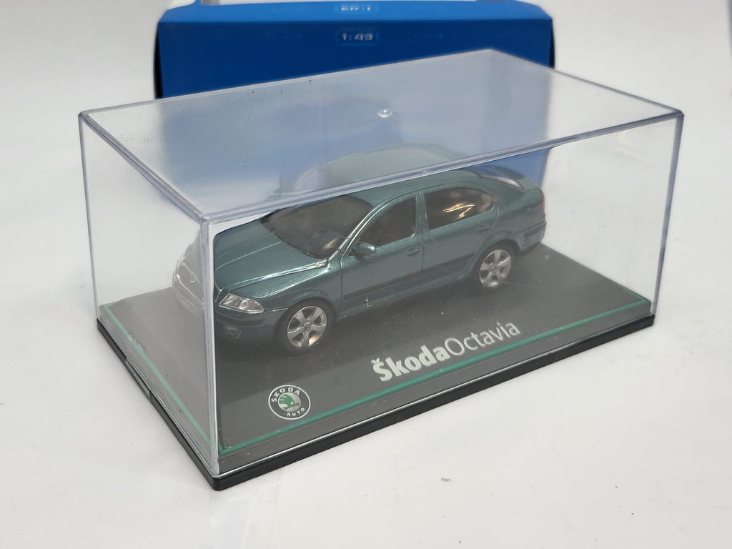 Abrex Skoda Octavia Sedan Green Island Metallic 2004 - Schaal 1:43