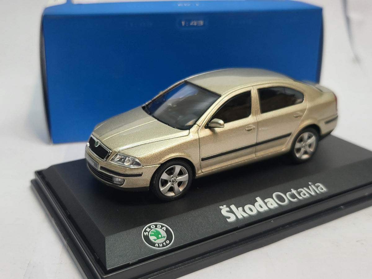 Abrex Skoda Octavia sedan , Sahara Beige Metallic 2004 - Schaal 1:43