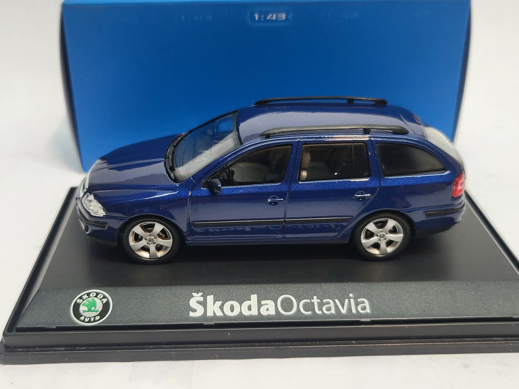 Abrex Skoda Octavia Stationwagon in Deep Blue Sea Metallic 2004 - Schaal 1:43