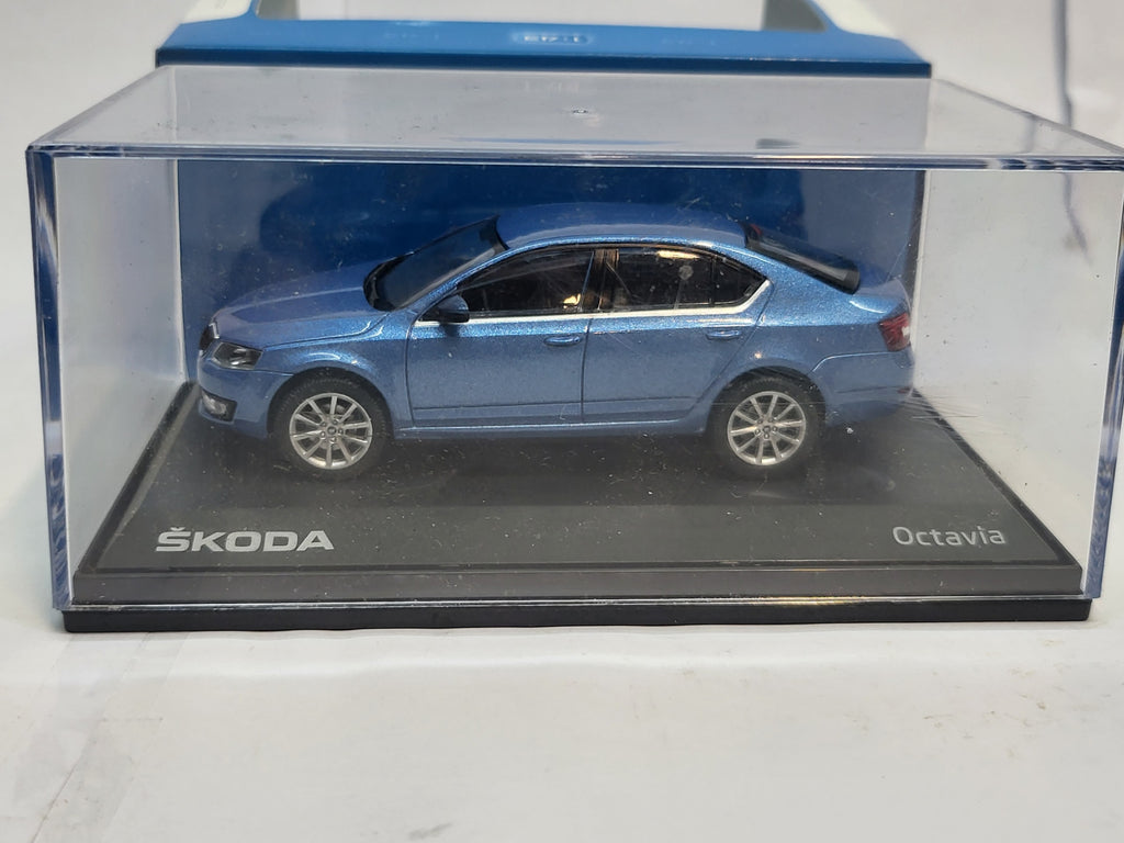 Abrex Skoda Octavia Sedan Denim Blue Metallic 2004 - Schaal 1:43