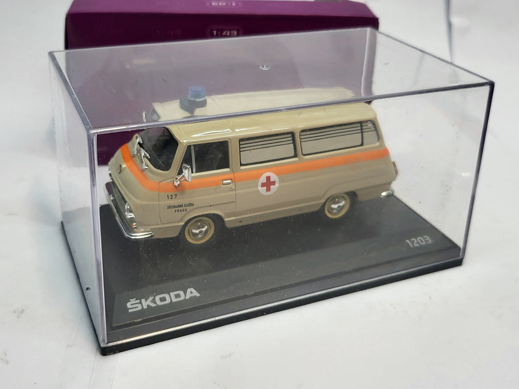 Abrex Skoda 1203 Ambulance Beige 1974 - Schaal 1:43