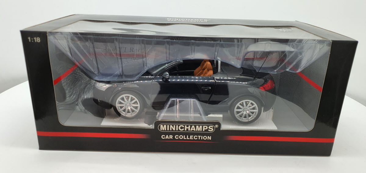 Audi TT Roadster RHD zwart 2006 Minichamps 1:18
