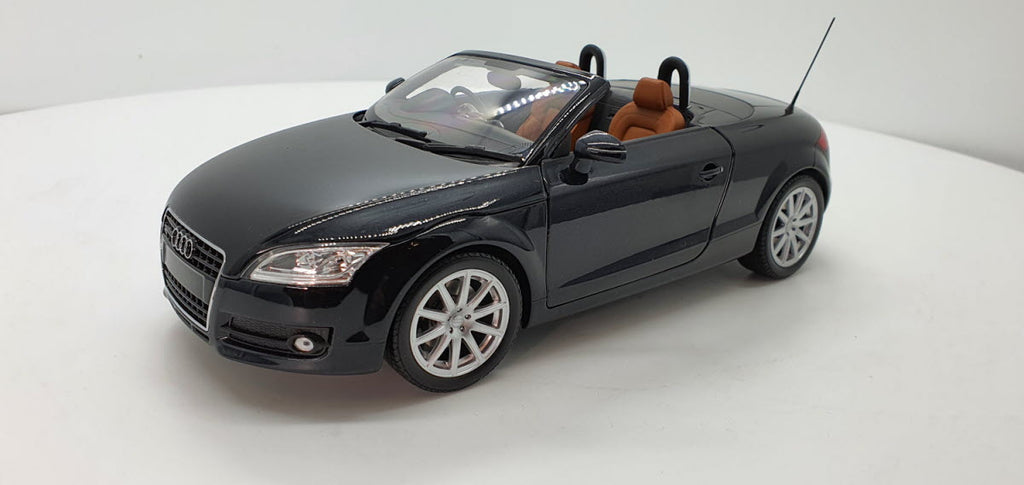 Audi TT Roadster RHD zwart 2006 Minichamps 1:18