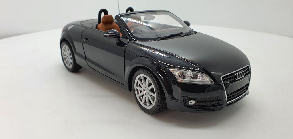Audi TT Roadster RHD zwart 2006 Minichamps 1:18