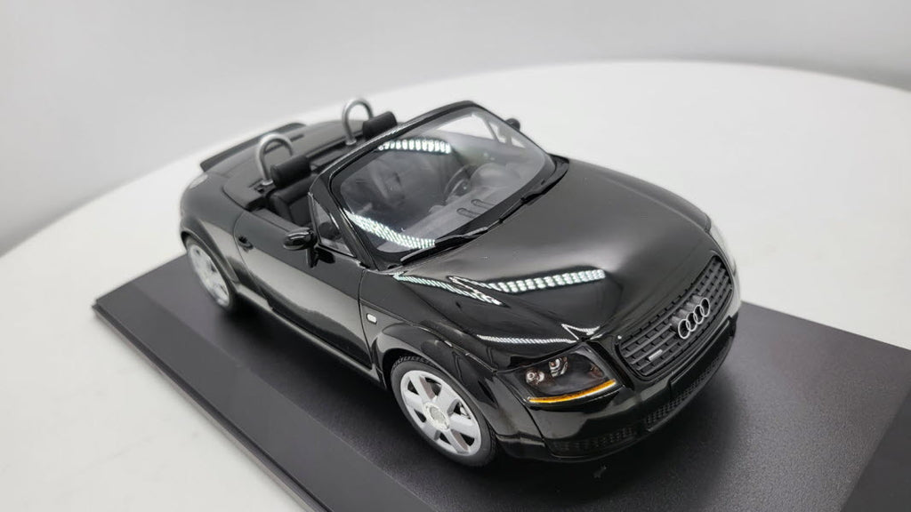 Audi TT Roadster zwart 1999 Minichamps 1:18