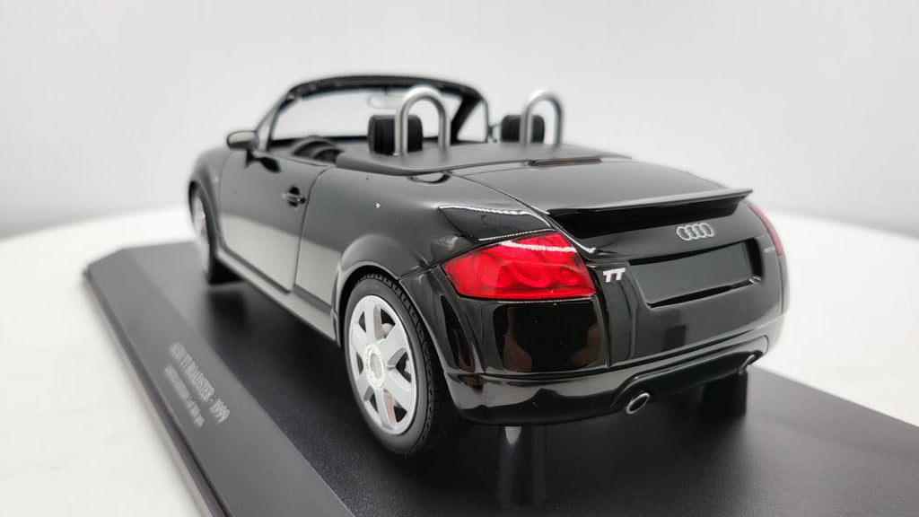 Audi TT Roadster zwart 1999 Minichamps 1:18