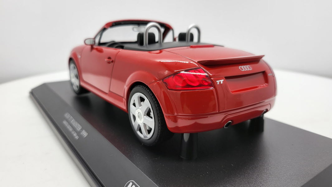 Audi TT Roadster rood 1999 Minichamps 1:18