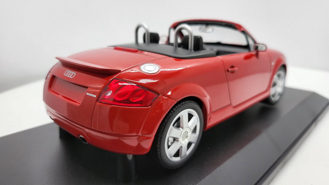 Audi TT Roadster rood 1999 Minichamps 1:18