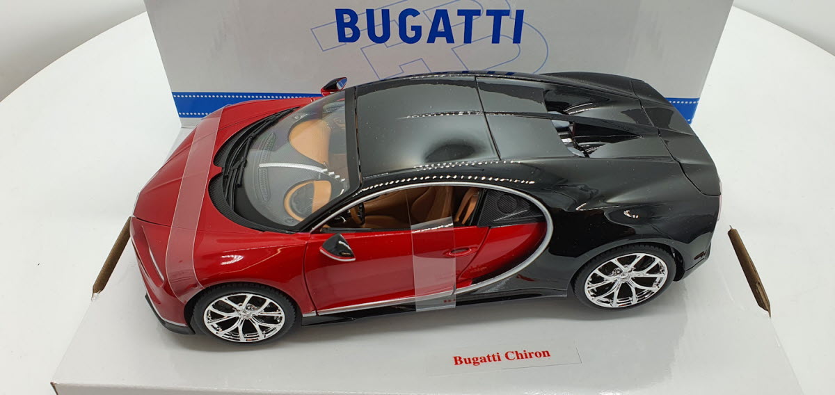 Bburago: Bugatti Chiron Sport Rood/Zwart - Schaal 1:18