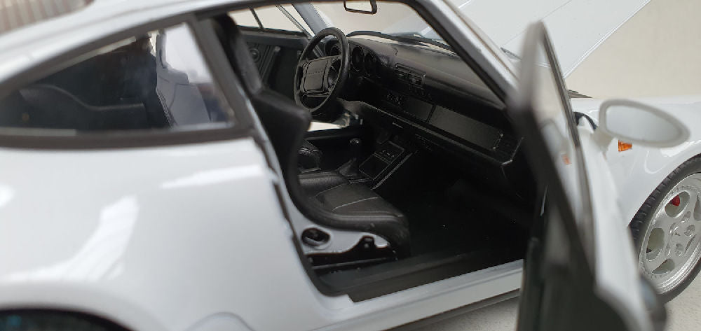 Welly: Porsche 911 (964) Turbo Wit - Schaal 1:18