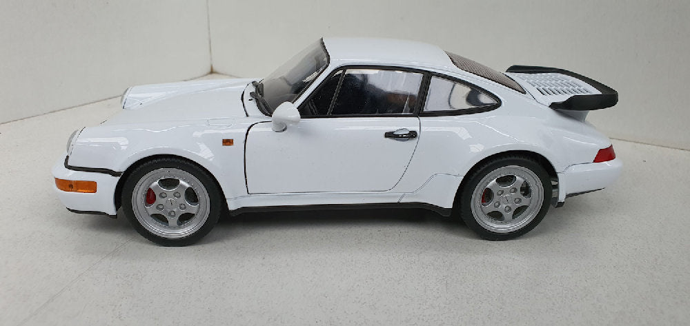 Welly: Porsche 911 (964) Turbo Wit - Schaal 1:18