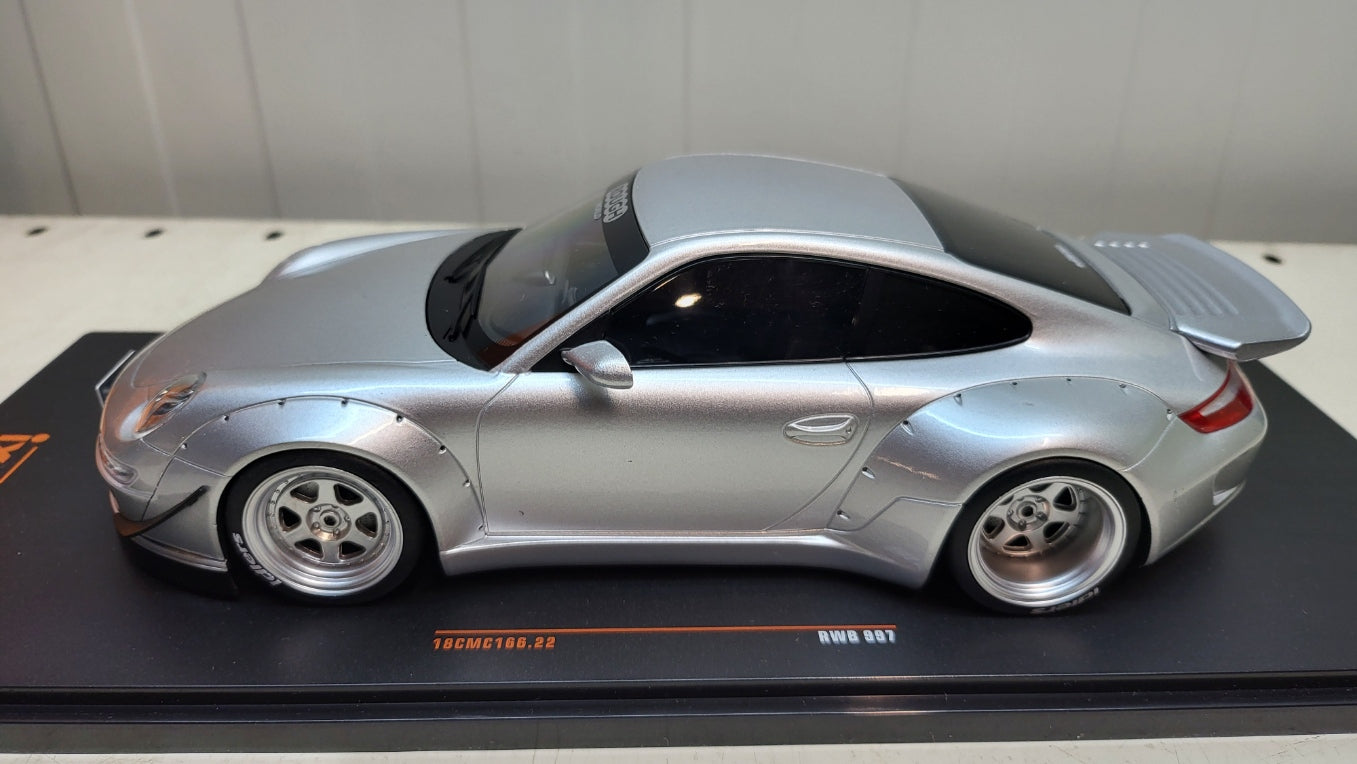 IXO: Porsche 997 RWB Zilver/Grijs - Schaal 1:18