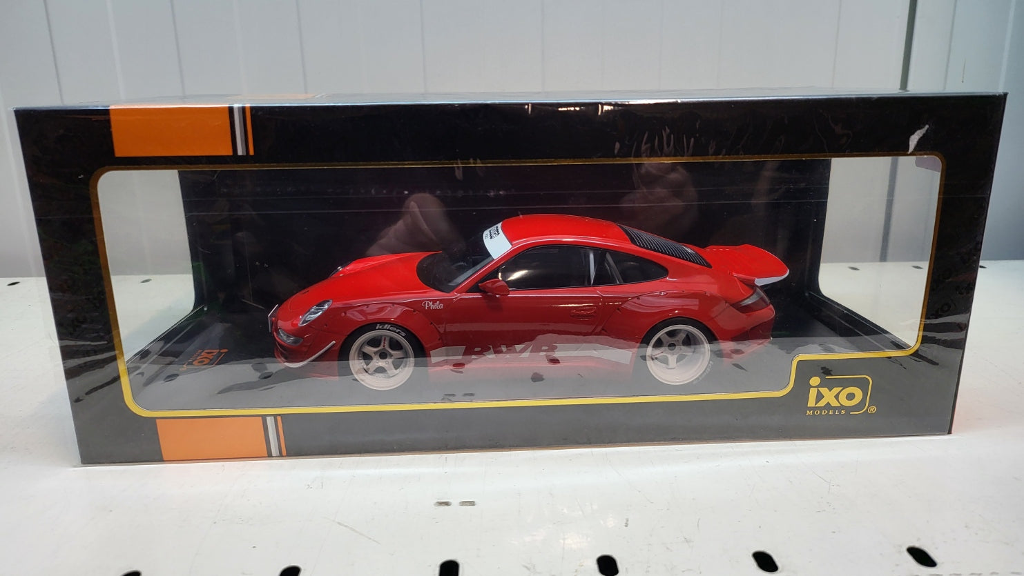 IXO: Porsche 997 RWB Rood - Schaal 1:18