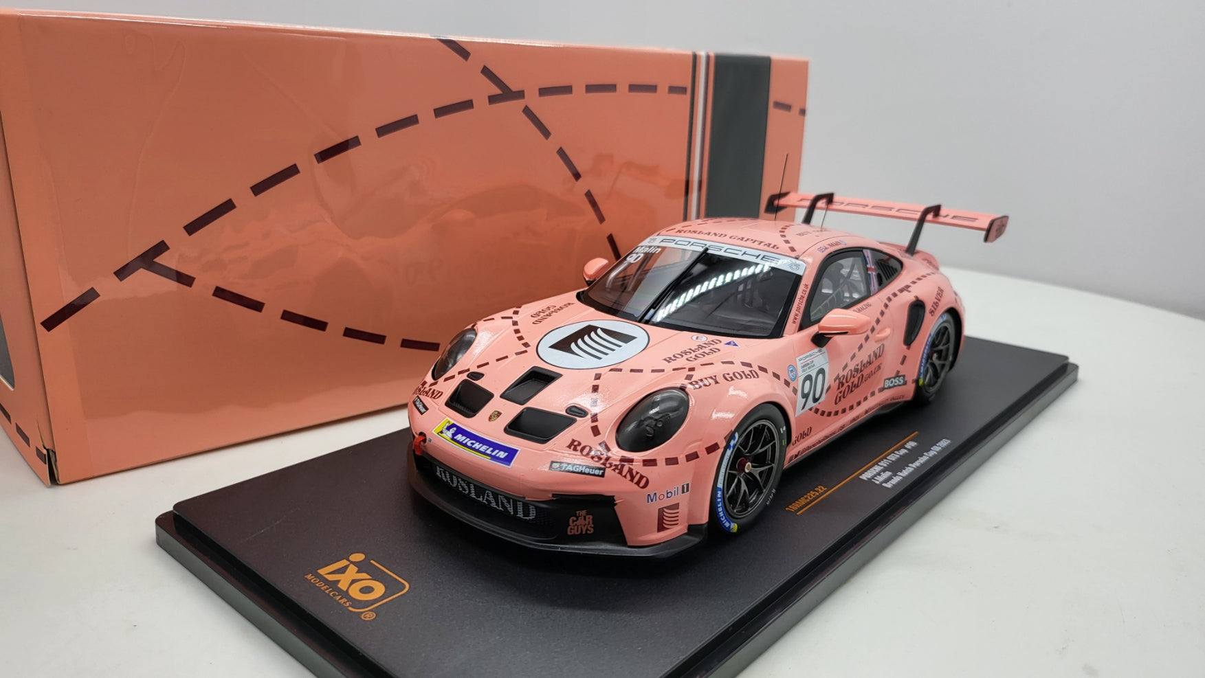 IXO: Porsche 911 GT3 Cup - Brands Hatch 2023 #90 J.Malin - Schaal 1:18