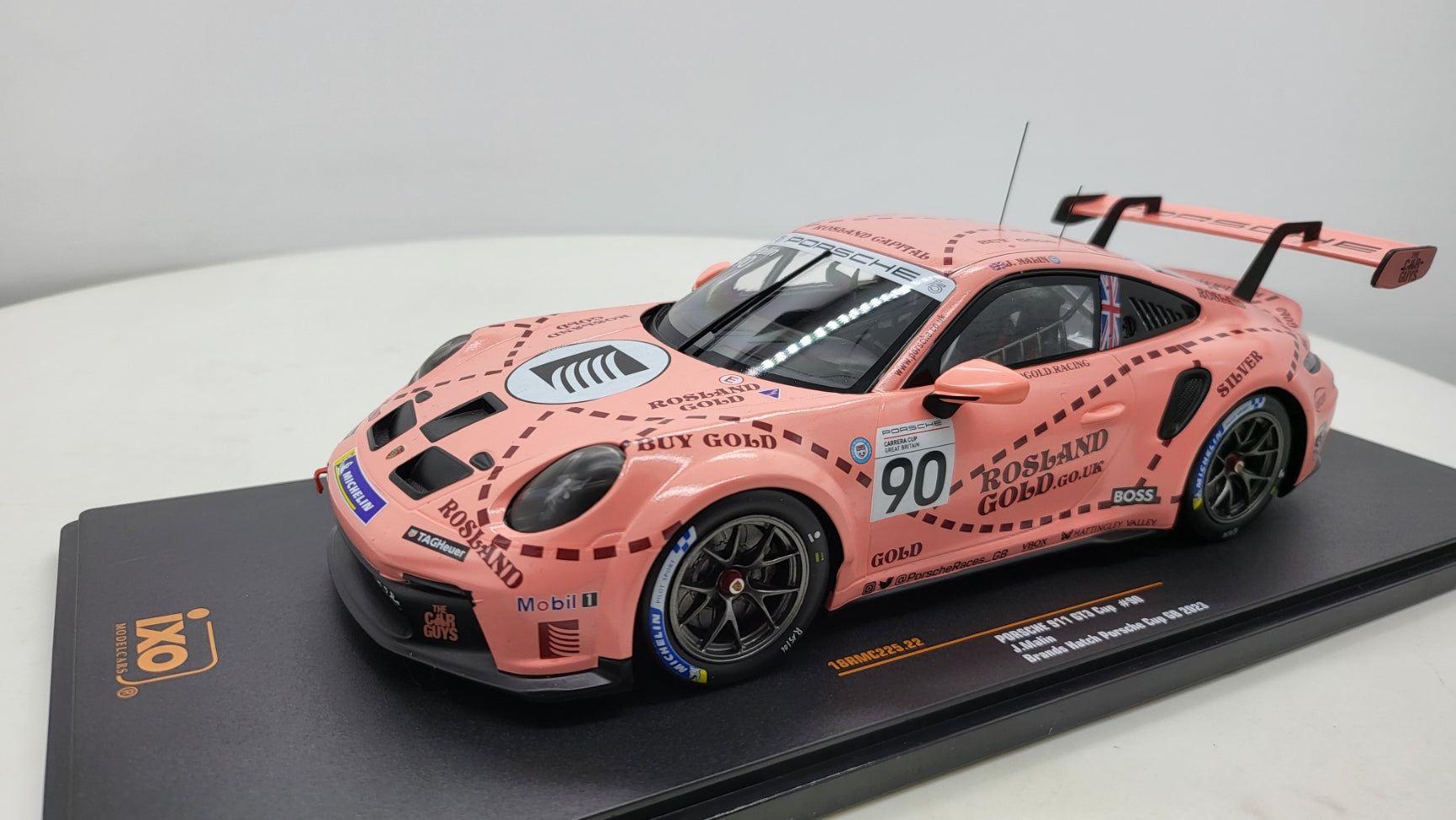 IXO: Porsche 911 GT3 Cup - Brands Hatch 2023 #90 J.Malin - Schaal 1:18