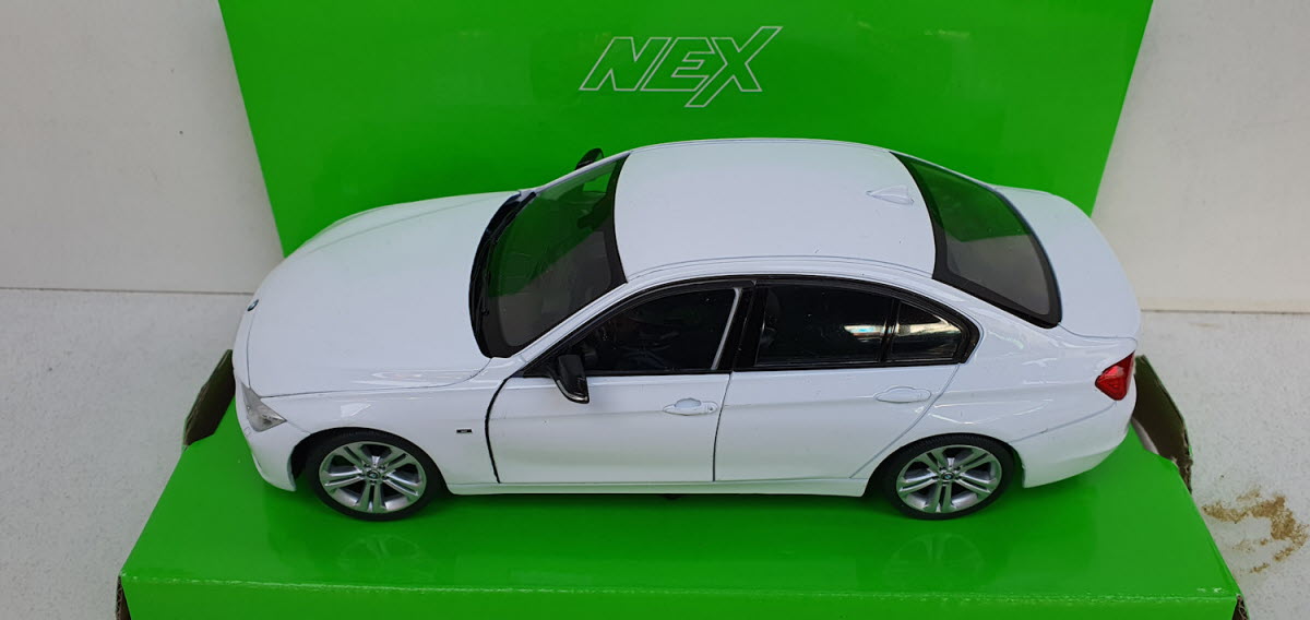Welly BMW 335i (F30) Wit 2013 Sedan 1:24