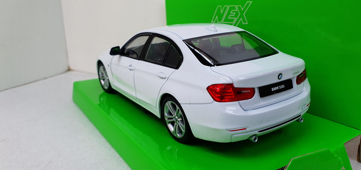 Welly BMW 335i (F30) Wit 2013 Sedan 1:24