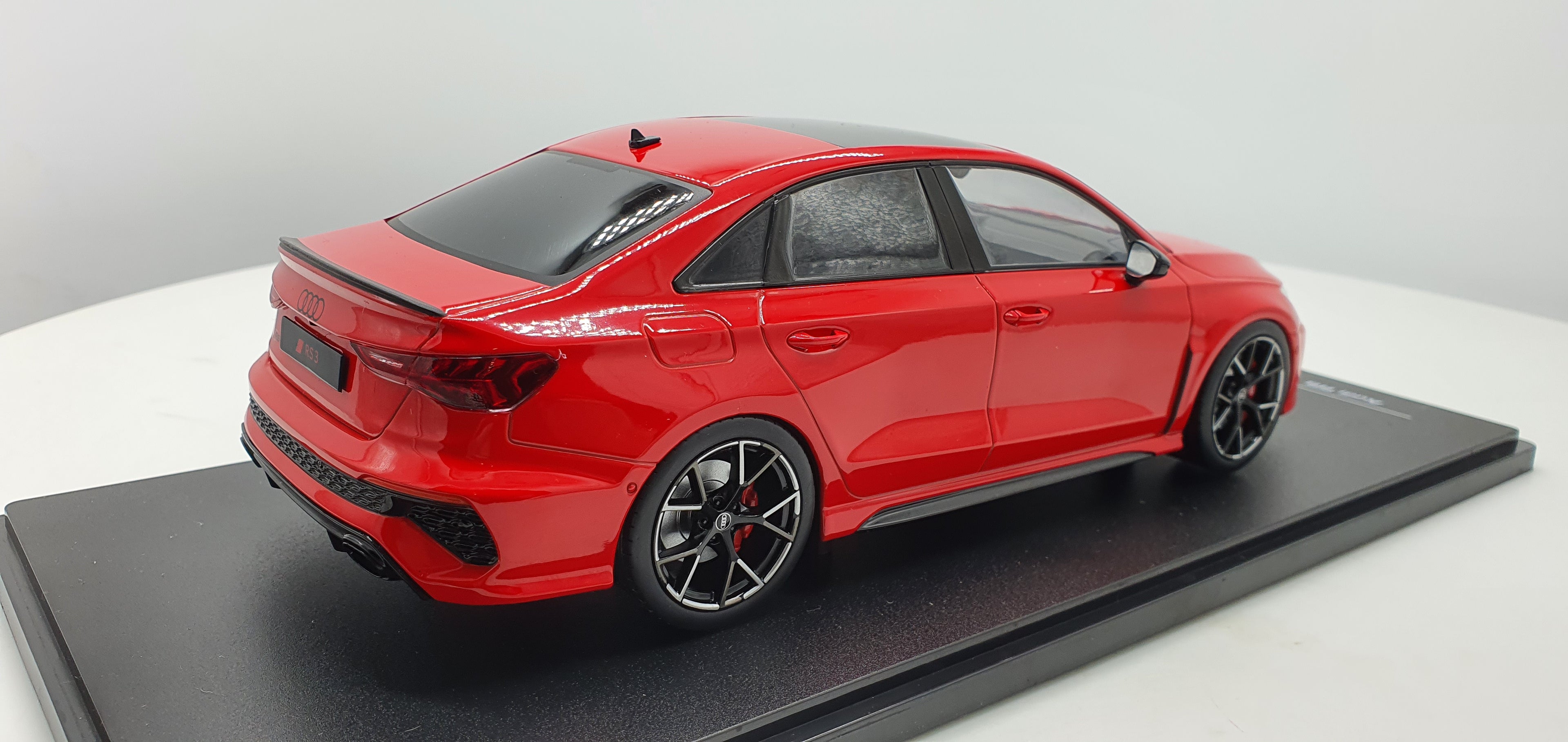 Audi RS3 Limousine 2022 Rood MCG 1:18