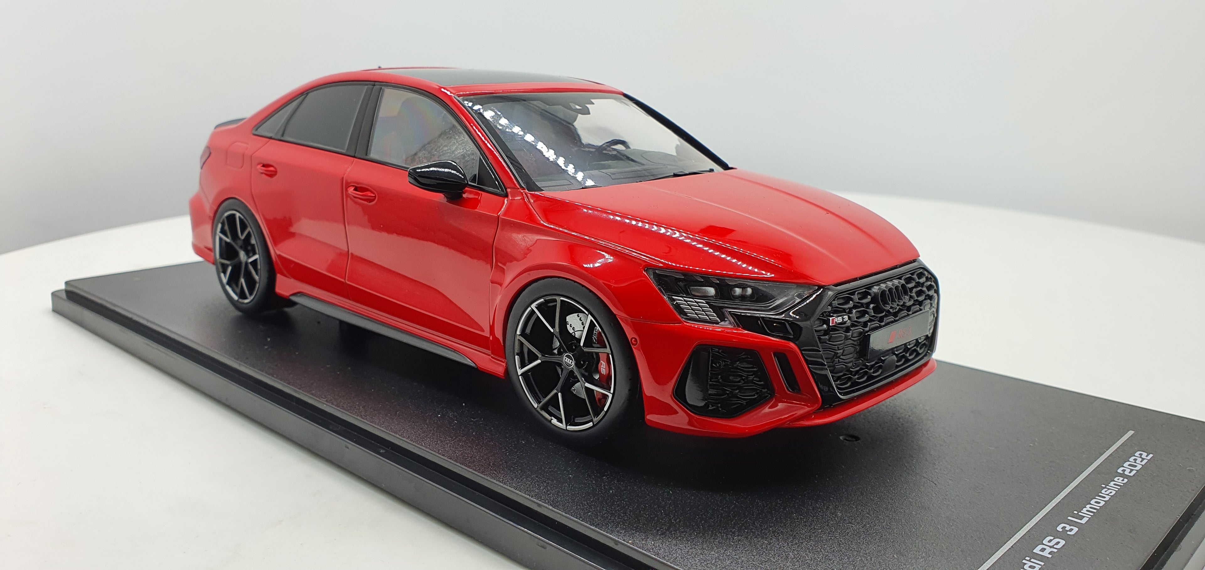 Audi RS3 Limousine 2022 Rood MCG 1:18