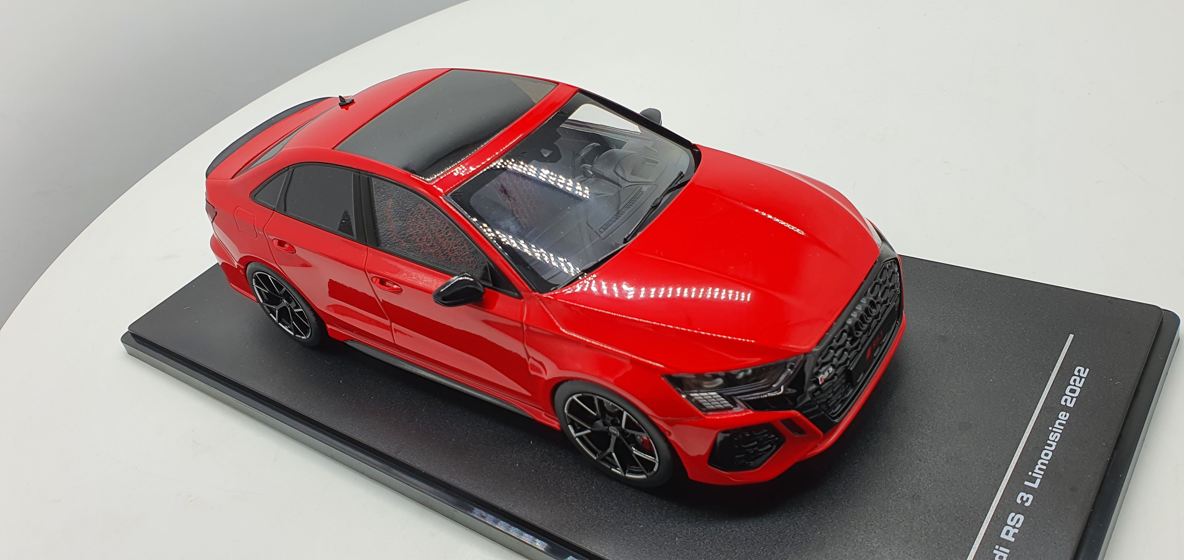 Audi RS3 Limousine 2022 Rood MCG 1:18
