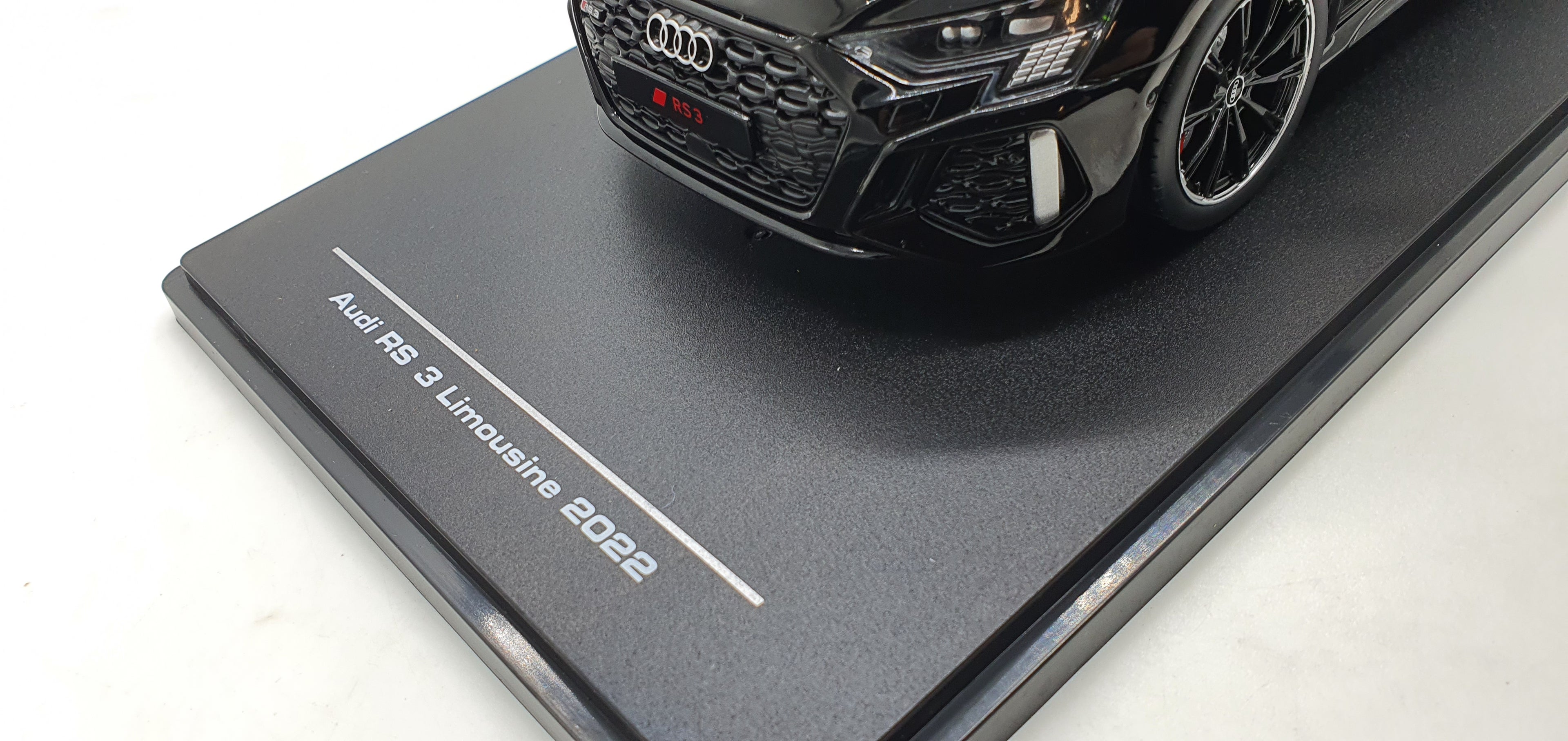 Audi RS3 Limousine 2022 Zwart MCG 1:18