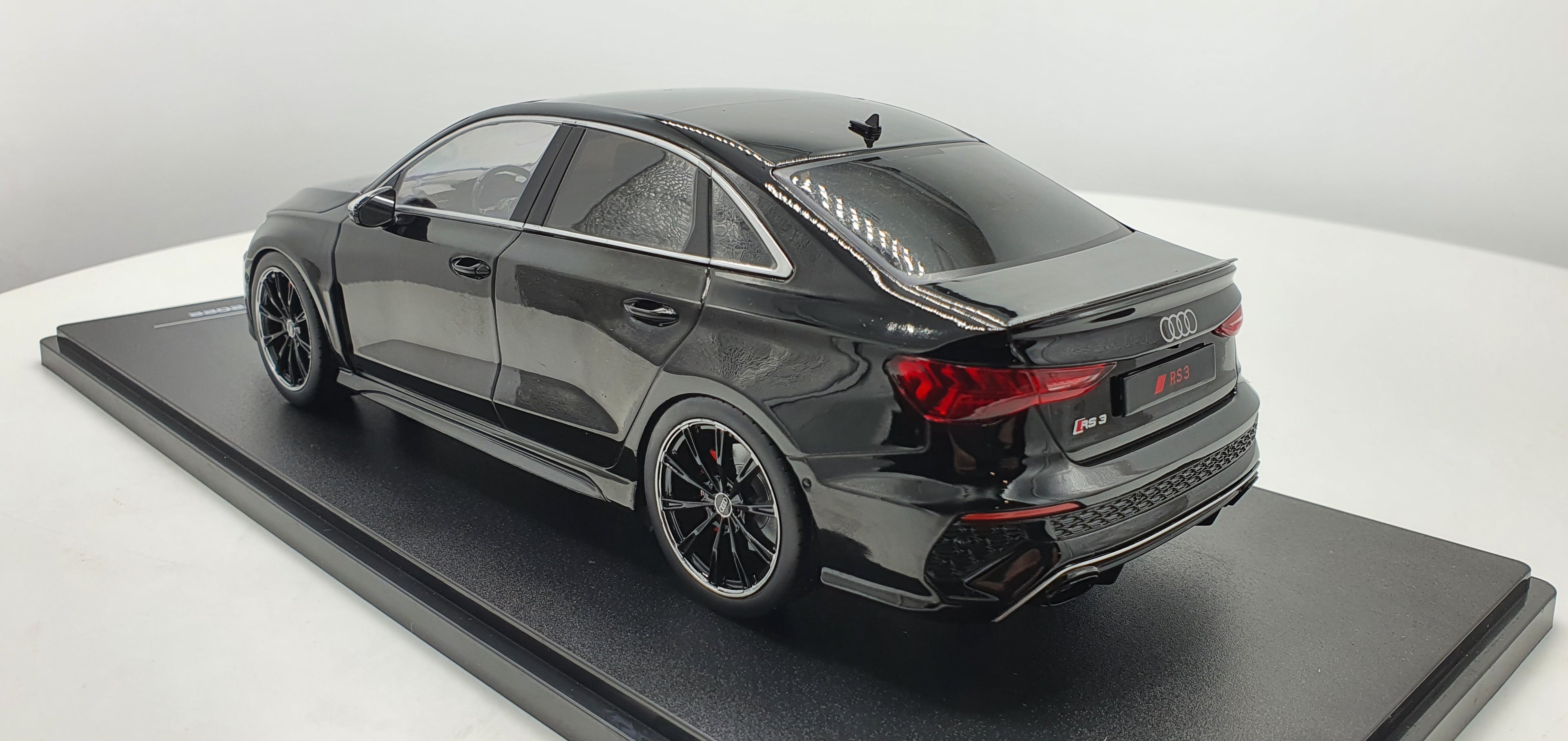 Audi RS3 Limousine 2022 Zwart MCG 1:18