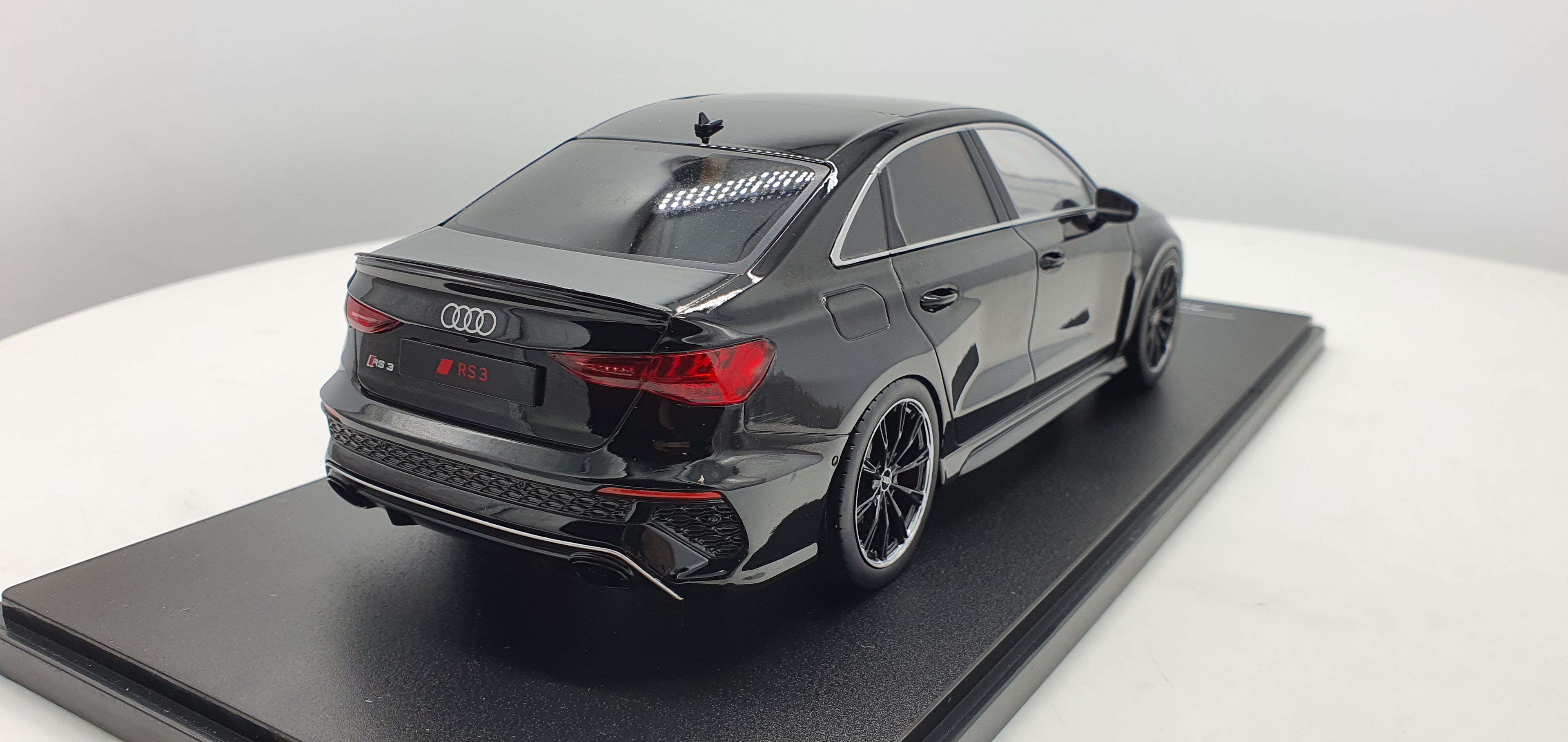 Audi RS3 Limousine 2022 Zwart MCG 1:18