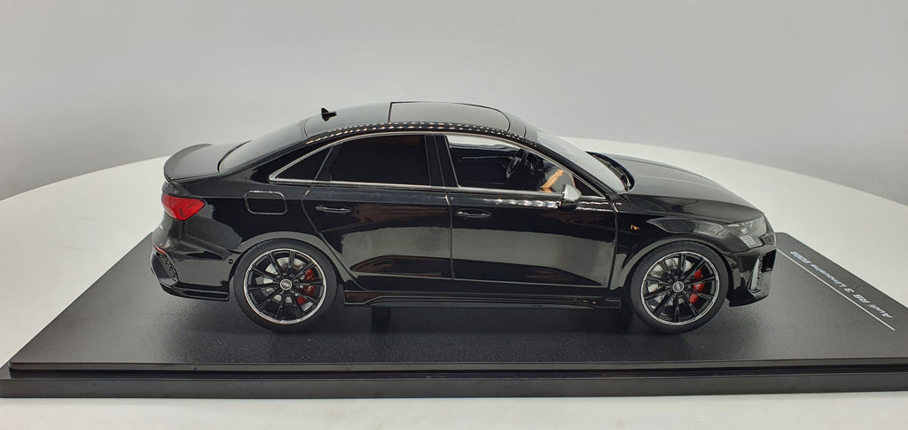 Audi RS3 Limousine 2022 Zwart MCG 1:18