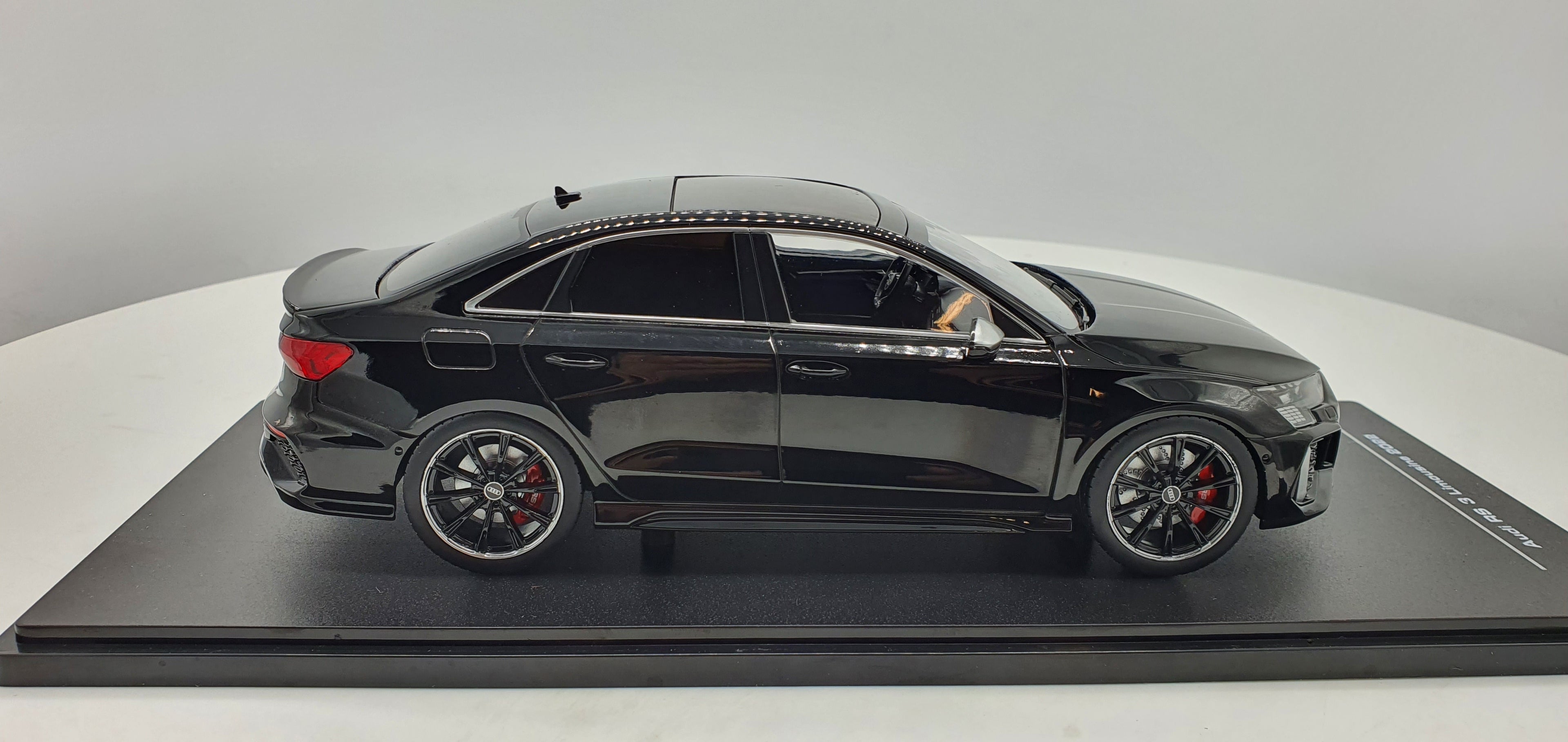 Audi RS3 Limousine 2022 Zwart MCG 1:18