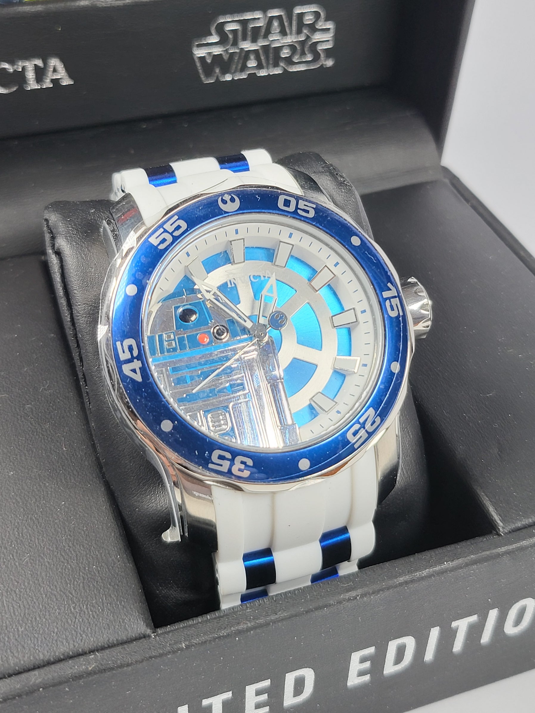 Invicta Star Wars R2-D2 Heren Model 32518 - Herenhorloge Quartz